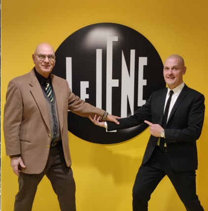 Foto di Carlo Spaziani nello studio de Le Iene a  Milano 